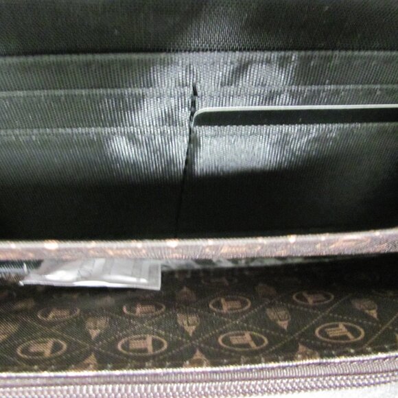 LONDON FOG COLLECTION LADIES   PEBBLED HIGH QUALITY VEGAN LEATHER NWT - Picture 7 of 10